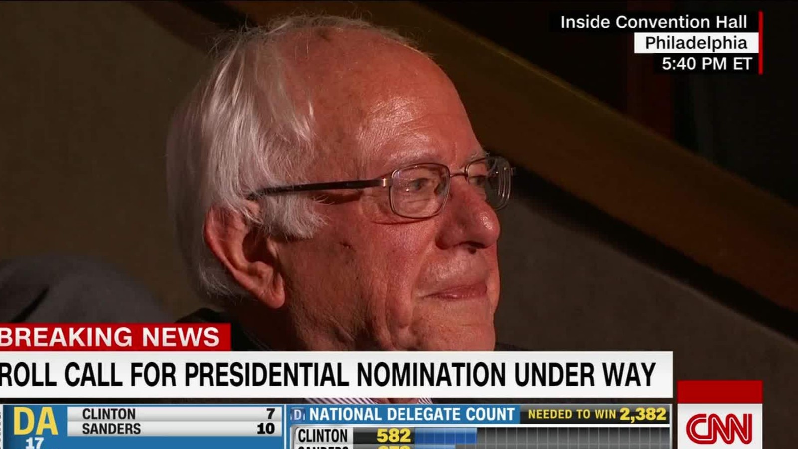 Bird Lands On Sanders' Podium During Portland Rally - CNN Video