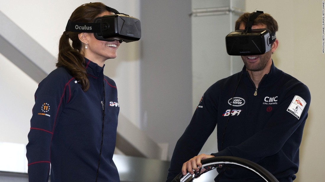 Here the Duchess of Cambridge joins Ainslie on a sailing simulator at his team&#39;s Portsmouth base in 2015.