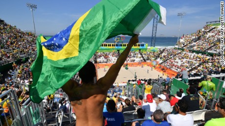 Beach volleyball draws big crowds at Rio 2016