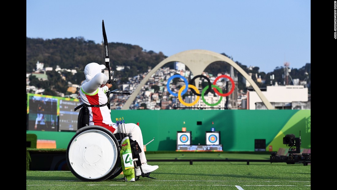 Iran&#39;s Zahra Nemati shoots an arrow during the women&#39;s individual archery competition.