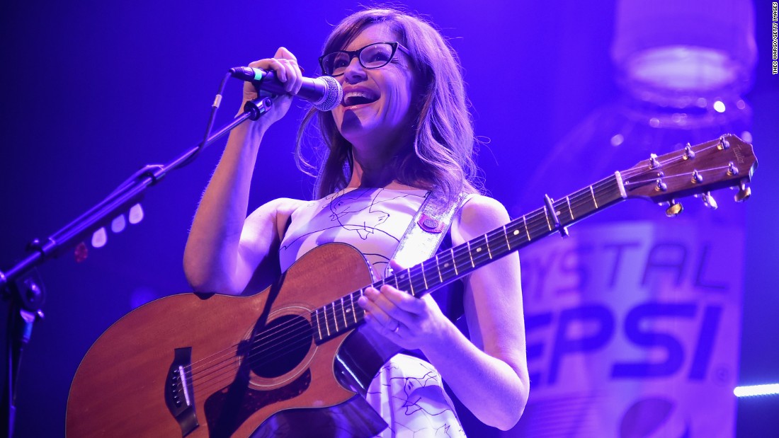 Singer Lisa Loeb is best known for her mid-&#39;90s hit &quot;Stay&quot; -- and her iconic eyeglasses. 