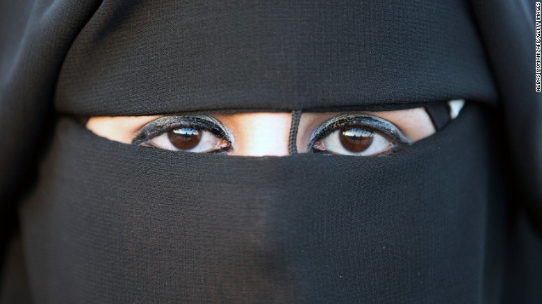 Germany proposes ban on face veils