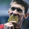 Phelps medal kiss 0809