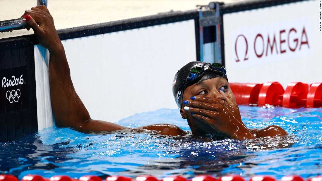 No matter where she appeared on the podium for the women&#39;s 100-meter freestyle, U.S. swimmer Simone Manuel would have made history. However, she blew it out of the water, so to speak, when she unexpectedly tied for the gold. 