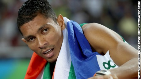 Wayde van Niekerk: South African smashes 400-meter world record to take gold