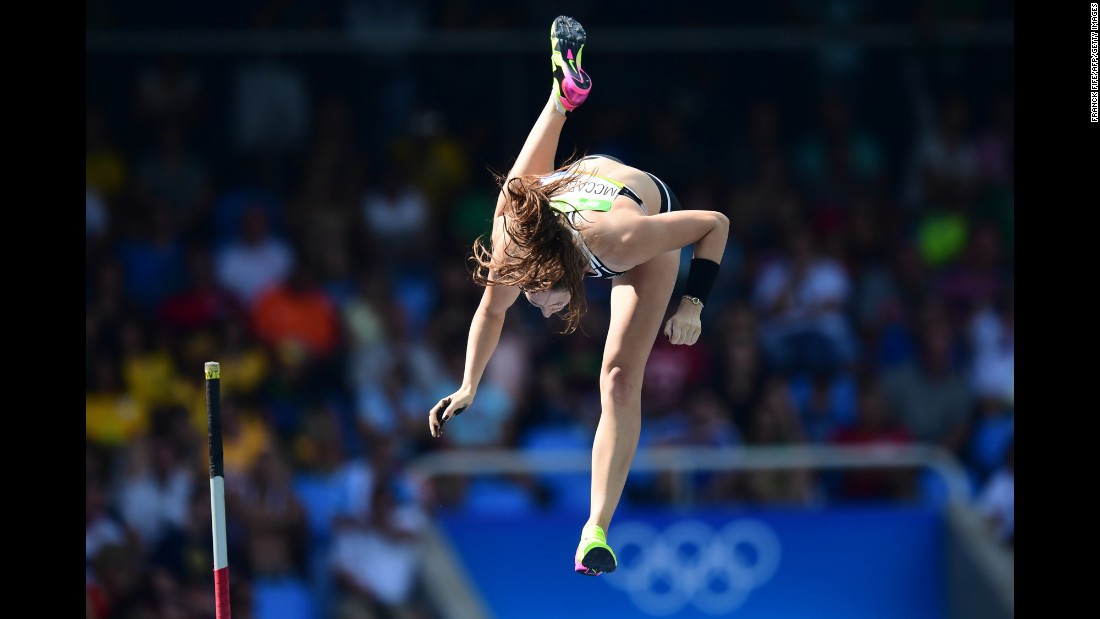 New Zealand&#39;s Eliza McCartney takes part in pole vault qualifications.