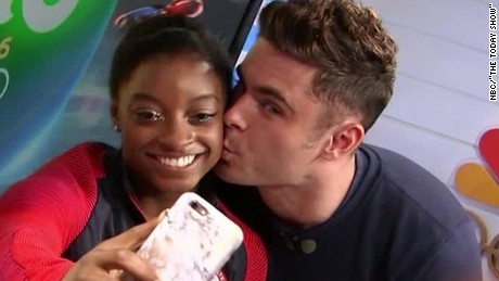 See Simone Biles get a kiss from celebrity crush