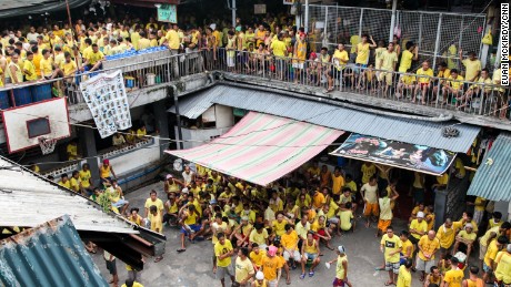 overpopulation in manila
