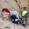 02 italy quake 0825