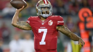 Colin Kaepernick takes a knee during national anthem in San Diego and is  booed - Los Angeles Times