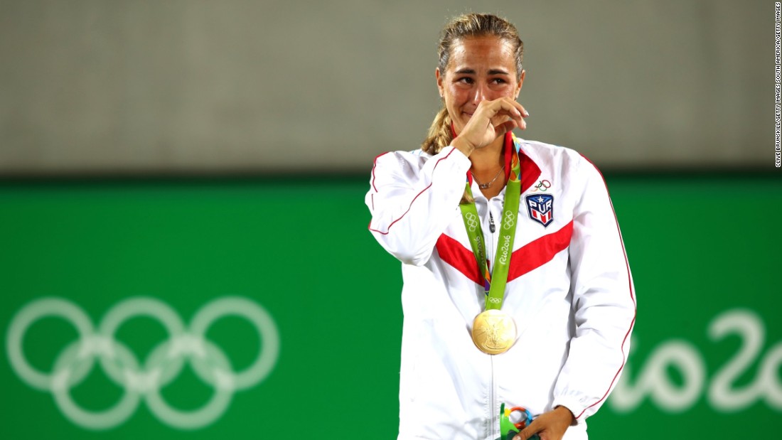 In the women&#39;s draw, Olympic champion Monica Puig was unable to continue her gold medal form, going down 6-4 6-2 to China&#39;s Zheng Saisai in her first match since winning in Rio. 