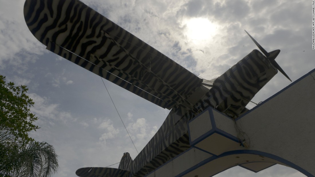 The Colombian single-engine airplane Escobar used to send his first cocaine shipment to the United States was incorporated into the park&#39;s entrance.