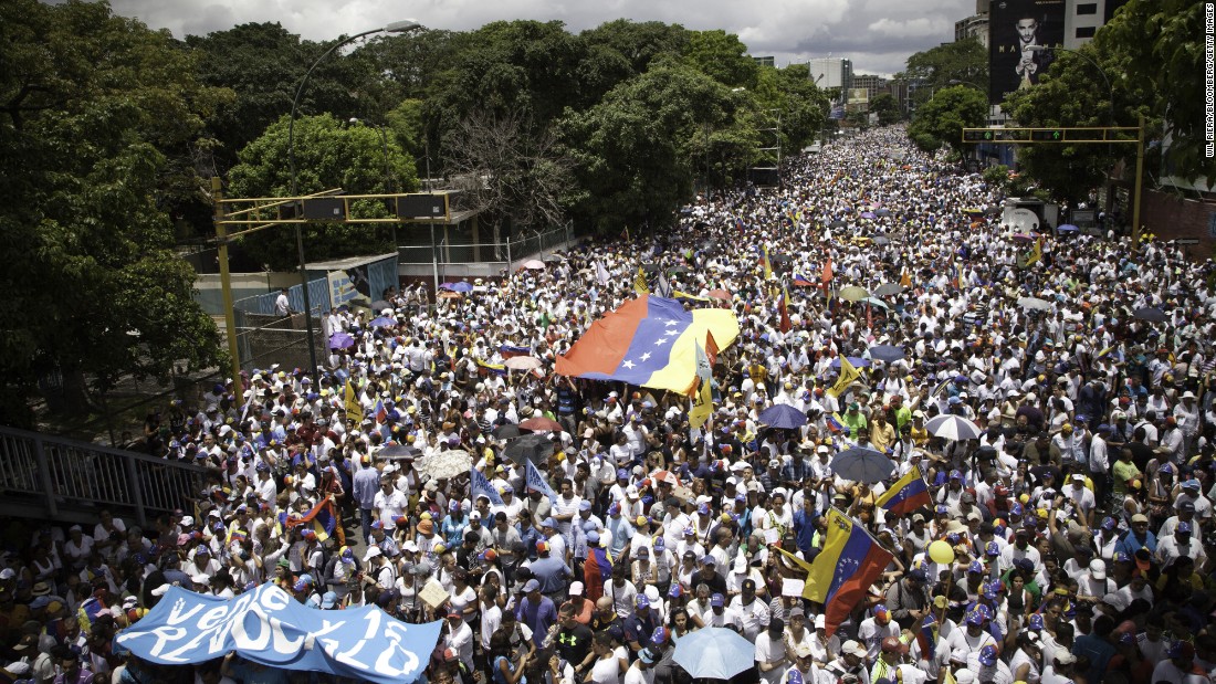 La Crisis Venezolana Traspasa Fronteras - CNN Video