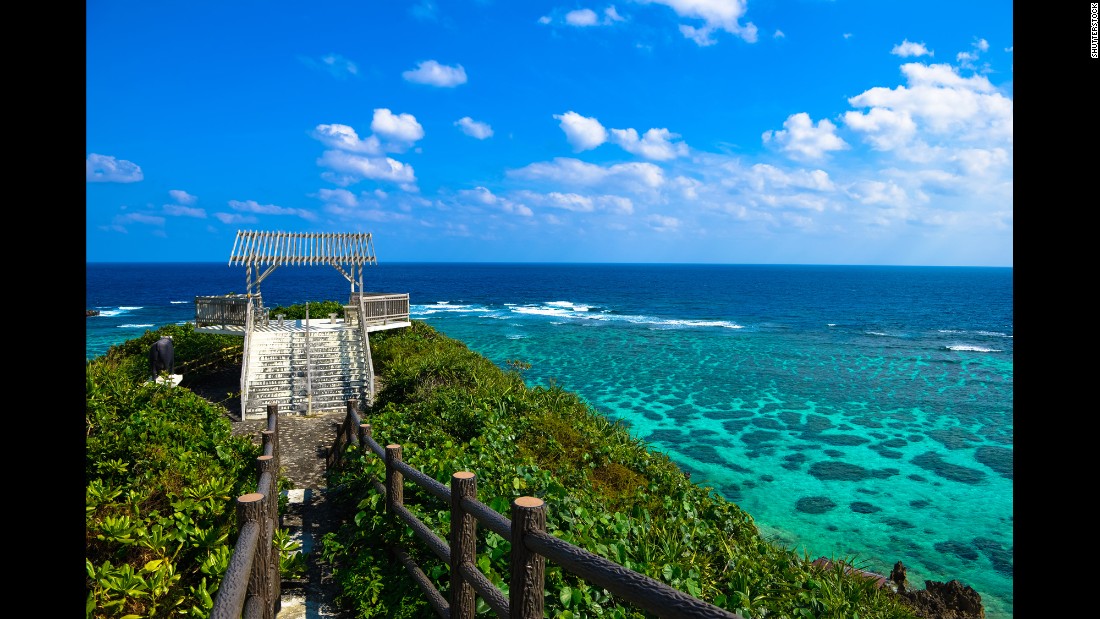 With turquoise blue seas and fresh fish at their fingertips, it&#39;s not hard to see why people in Okinawa live such long, healthy lives. 