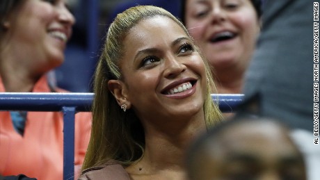 NEW YORK, NY - SEPTEMBER 01: Beyonce watches the second round Women&#39;s Singles match between Serena Williams of the United States and Vania King of the United States on Day Four of the 2016 US Open at the USTA Billie Jean King National Tennis Center on September 1, 2016 in the Flushing neighborhood of the Queens borough of New York City.  (Photo by Al Bello/Getty Images)