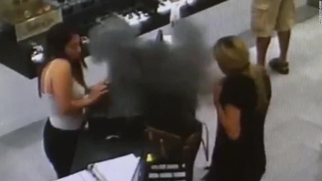 Vaporizer Battery Explodes Inside Womans Purse Cnn Video