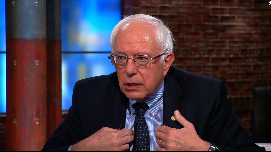 Bird Lands On Sanders' Podium During Portland Rally - CNN Video