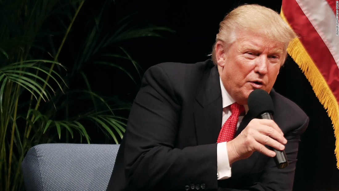 Donald Trump jokes: 'Raise your hand if you're not a Christian ...