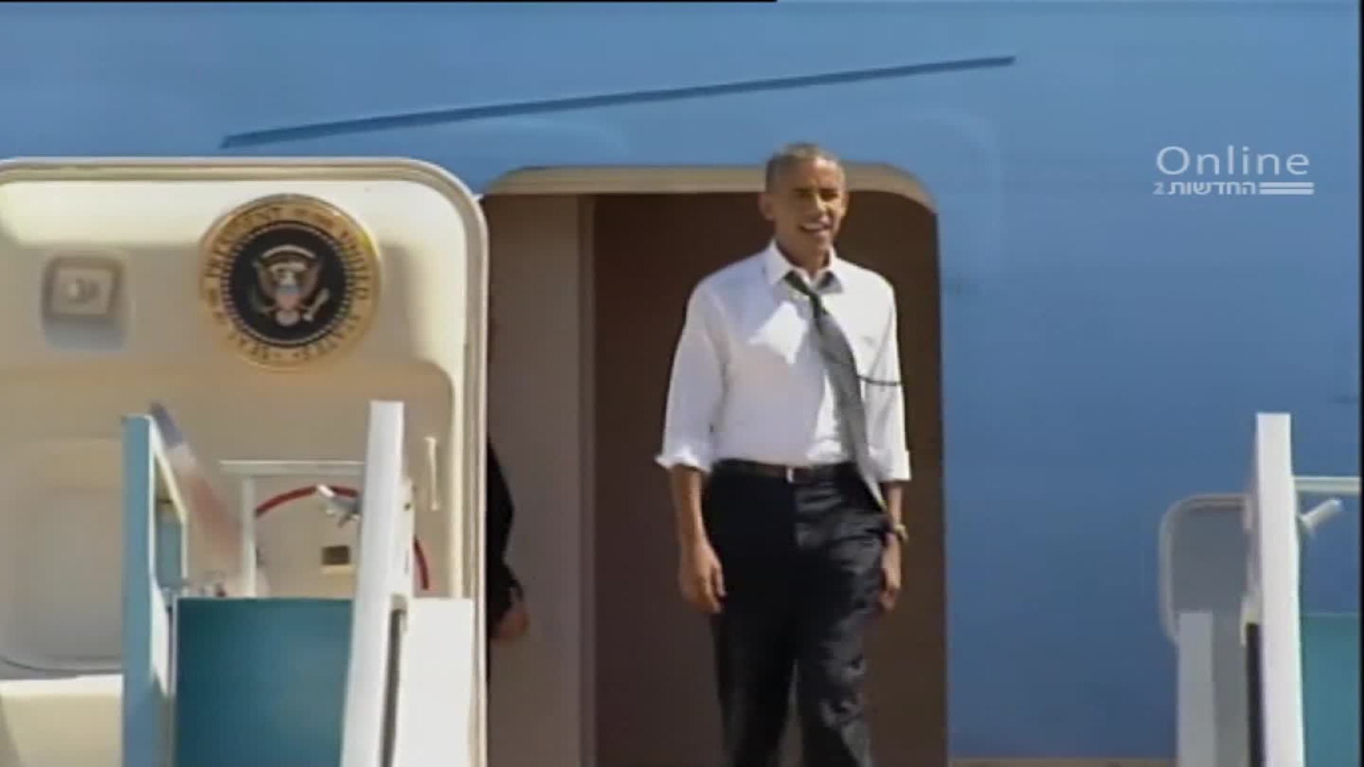 Watch Obama Wait Impatiently For Bill Clinton On Air Force One