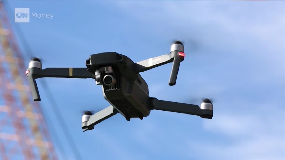 ¡Al fin inventaron los drones de bolsillo! - CNN Video