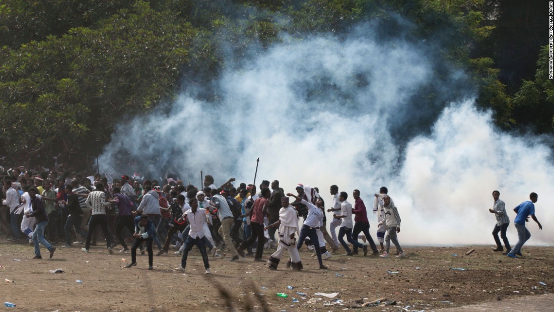 According to AFP photographer Zacharias Abubeker the event quickly degenerated, with protesters throwing stones and bottles and security forces responding with baton charges and tear gas grenades.