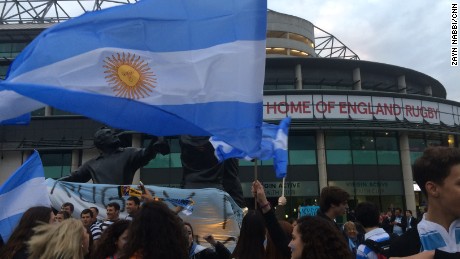 Argentina fans gather outside of Twickenham ahead of Saturday&#39;s game against Australia.