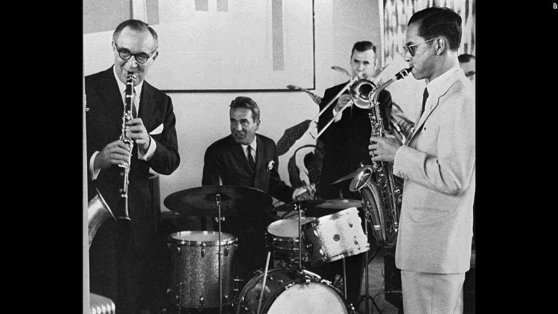 The King, far right, plays the saxophone during a 1960 jam session with legendary jazz clarinetist Benny Goodman and his band in New York.