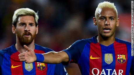 BARCELONA, SPAIN - SEPTEMBER 10:  Lionel Messi (L) and Neymar Jr. of FC Barcelona react during the La Liga match between FC Barcelona and Deportivo Alaves at Camp Nou stadium on September 10, 2016 in Barcelona, Spain.  (Photo by David Ramos/Getty Images)