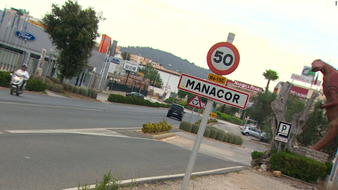 Manacor is known for its pottery, furniture and textiles.