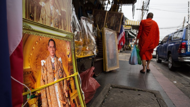 Thailand's year of mourning begins