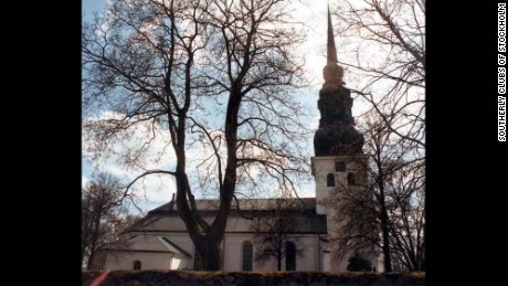 The non-religious cemetery is located next to the Church of Sweden&#39;s Stora Tuna church