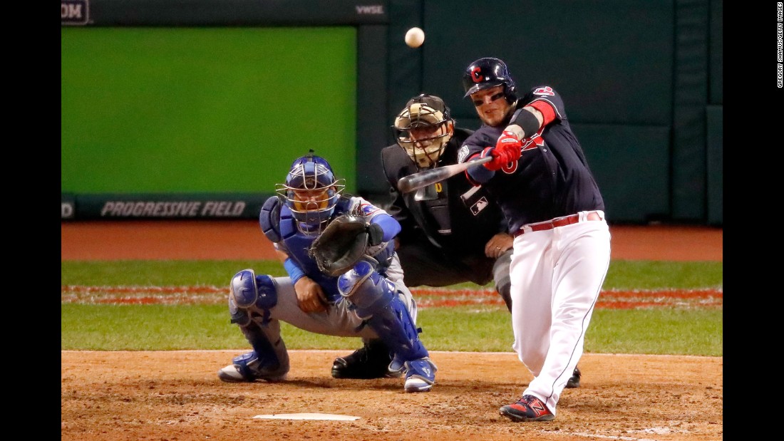 Cleveland&#39;s Roberto Perez hits a three-run homer in Game 1.
