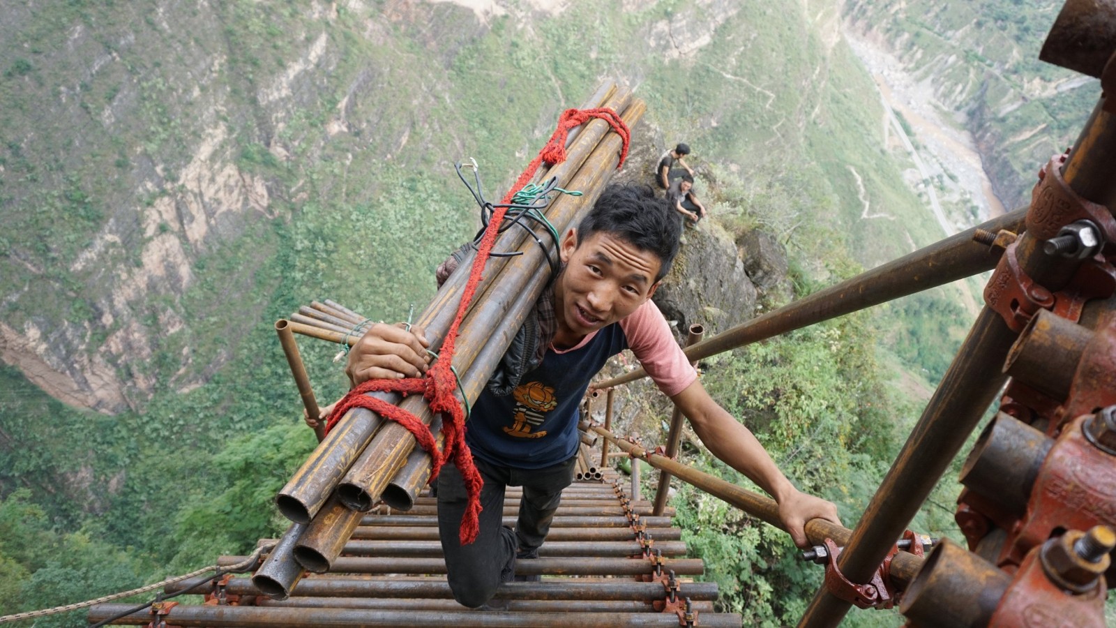 China: Steel ladder to connect cliff-top village with outside world - CNN