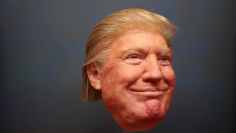 Gastarías 4,500 dólares en esta máscara realista de Trump? - CNN Video