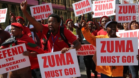 Um relatório sobre corrupção na África do Sul foi divulgado em meio a protestos contra Zuma
