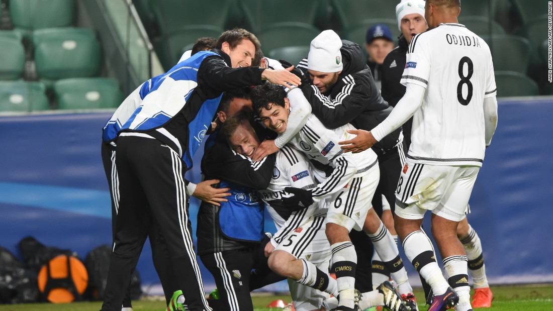 Then the unthinkable happened. From 2-0, Legia completed the comeback and found themselves in front for the first time thanks to Thibault Moulin&#39;s fabulous curling strike.