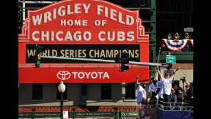 Chicago Cubs Championship Parade Downtown Chicago 2016 Vlog - World Series  Champions #FlyTheW 