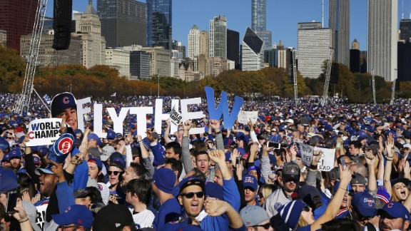 Chicago Cubs Parade Fans Swarm Streets Hours Ahead