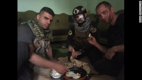 The family living in the house in which the team was stationed served everyone fried eggs and bread, despite their lack of food supplies.