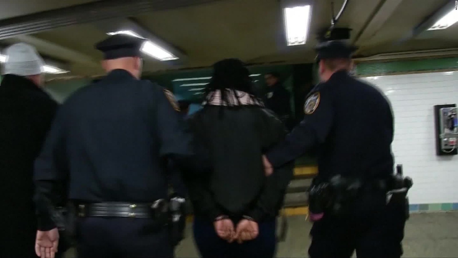 Woman Pushed To Her Death In Front Of Subway Train - CNN Video