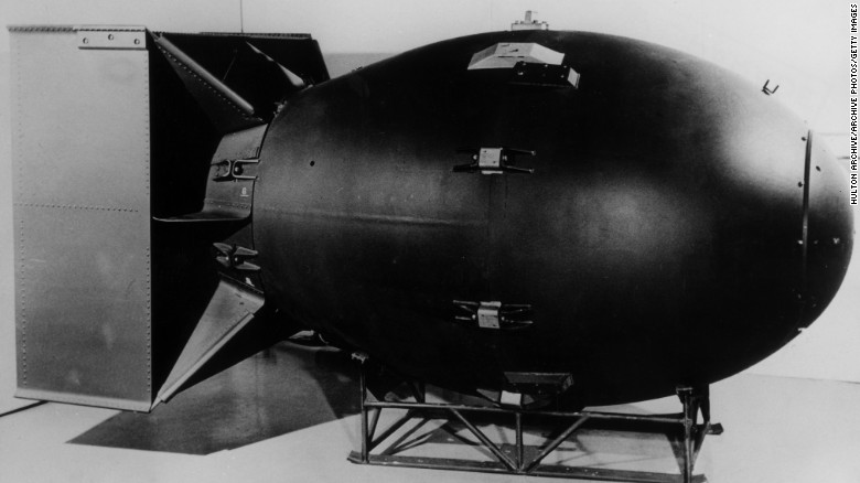 Side view of the 'Fat Man' atomic bomb, the kind that the US dropped on Nagasaki, Japan, on August 9, 1945, killing thousands of people during the Second World War. 