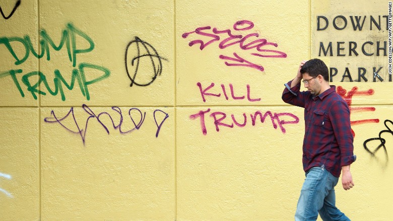 Anti Trump Protests Portland Police Call It Riot Cnn 