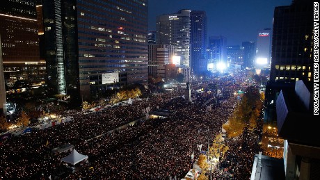 SEOUL, SOUTH KOREA - NOVEMBER 12: Thousands of South Koreans take to the streets in the city center to demand President Park Geun-Hye to step down on November 12, 2016 in Seoul, South Korea. Approximately hundreds of thousands of people joined the anti-government protest Saturday amid rising public frustration for President Park Geun-hye&#39;s corruption scandal. (Photo by Kim Hong-Ji-Pool/Getty Images)