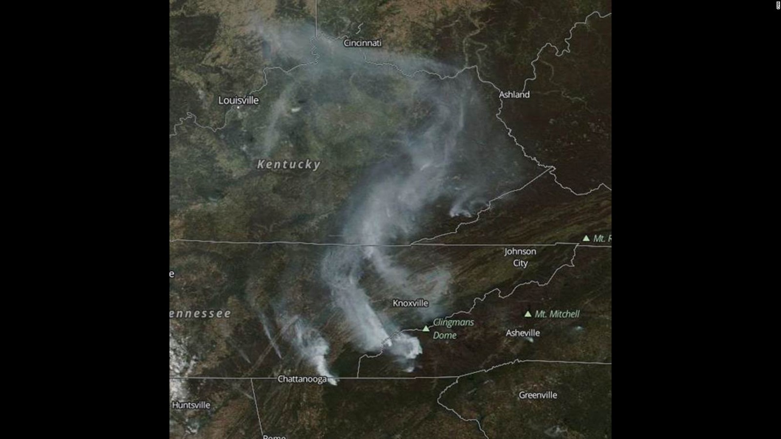 Southern Wildfires Burn 80 000 Acres Across Six States Cnn