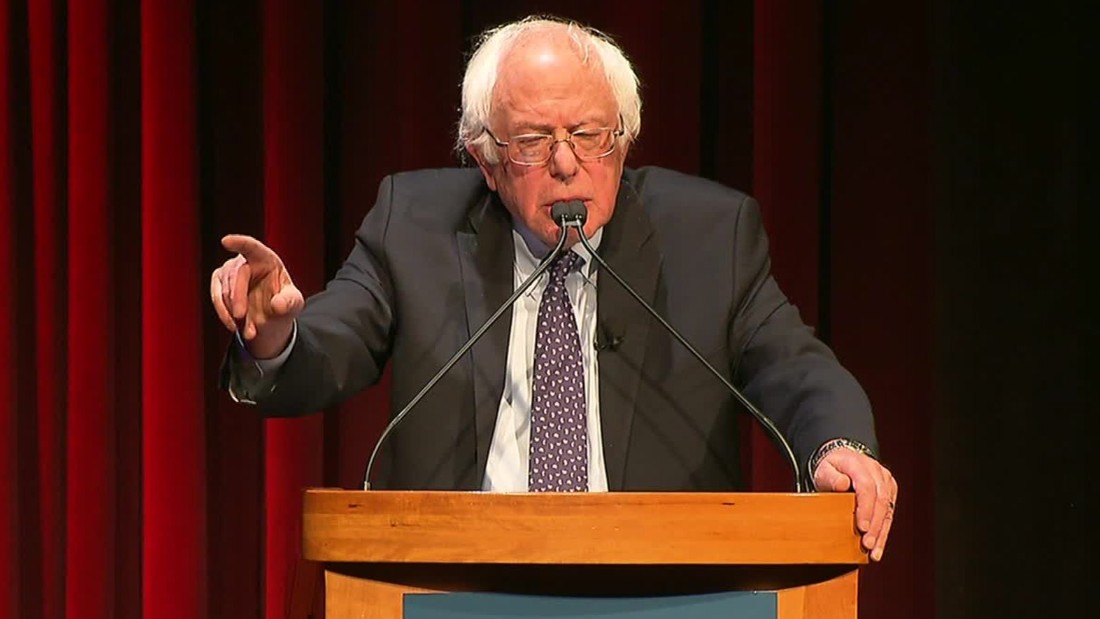 Bird Lands On Sanders' Podium During Portland Rally - CNN Video