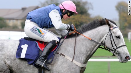 Racehorse Actinpieces refuses to be ridden by male jockeys