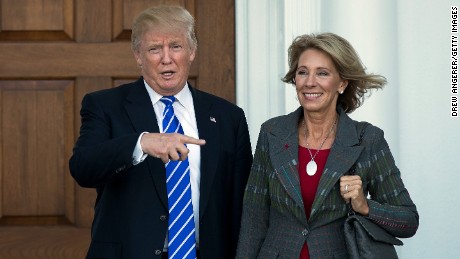 Warren letter to Trump education pick highlights &#39;lack of experience&#39;