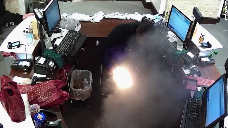 E Cigarette Explodes In Mans Pants Attorney Says Cnn