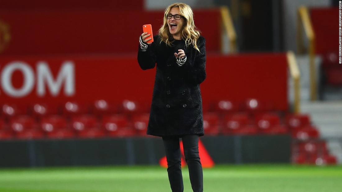 A-list celebrity Julia Roberts was at Old Trafford to see Manchester United draw with West Ham.