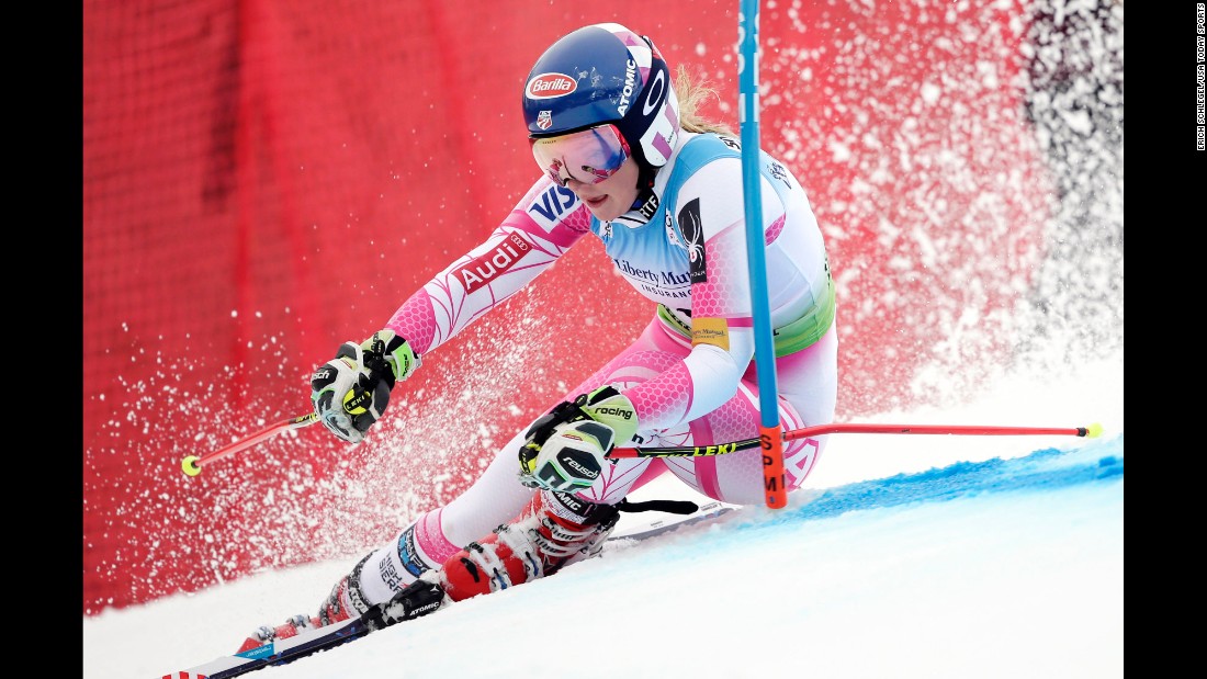 Mikaela Shiffrin performs in front of a home crowd in Killington, USA, where she was victorious.